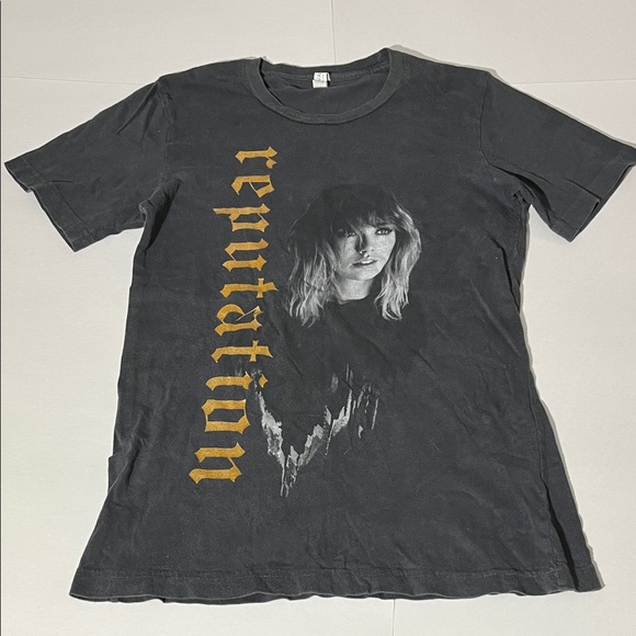 Taylor Swift Reputation Stadium Tour Tee T-Shirt womens small worldwide gray - Picture 1 of 4